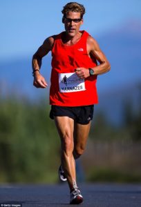 exercícios aeróbicos para emagrecer - foto de um maratonista correndo